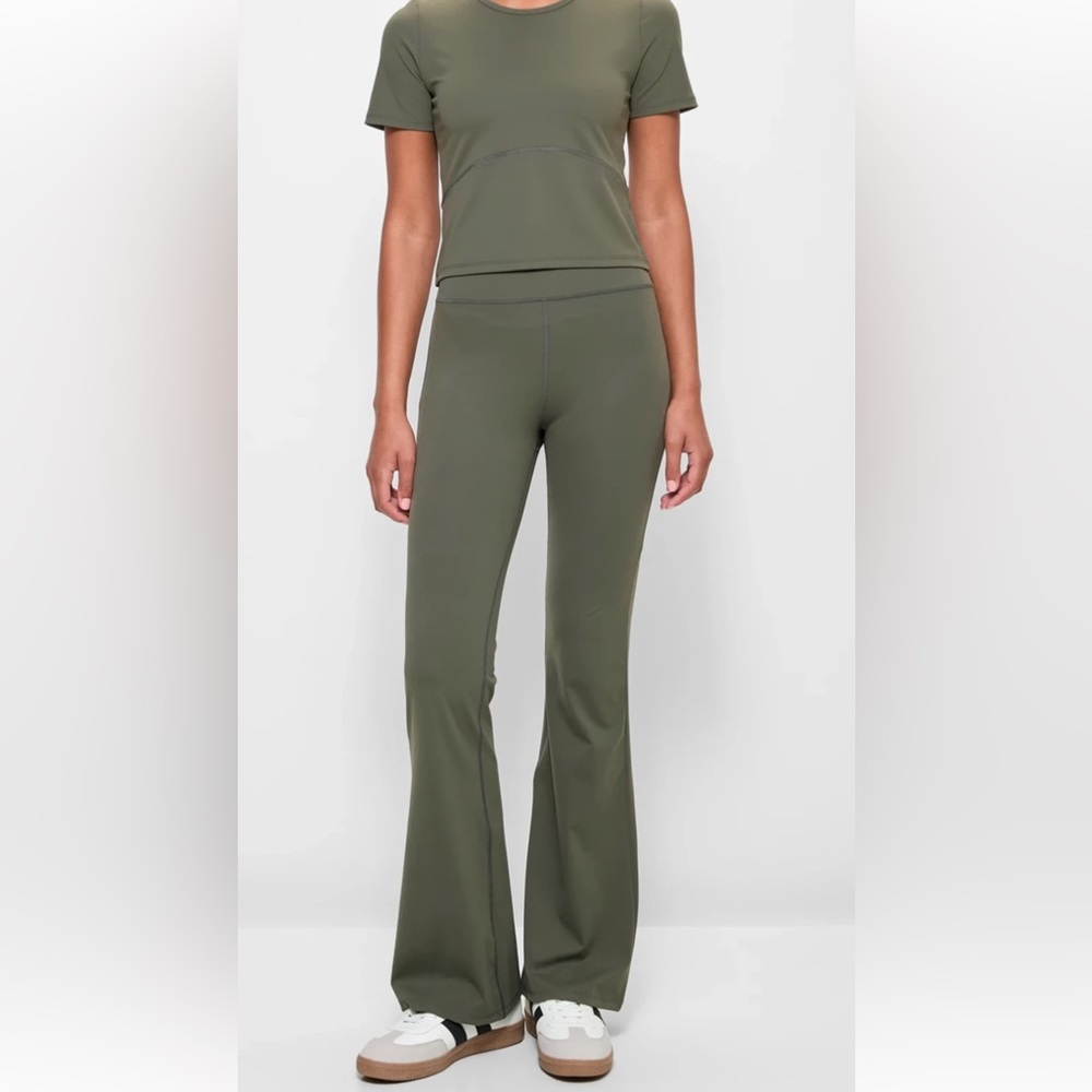 Laurasboutique Flare Leggins Size Large Olive Green